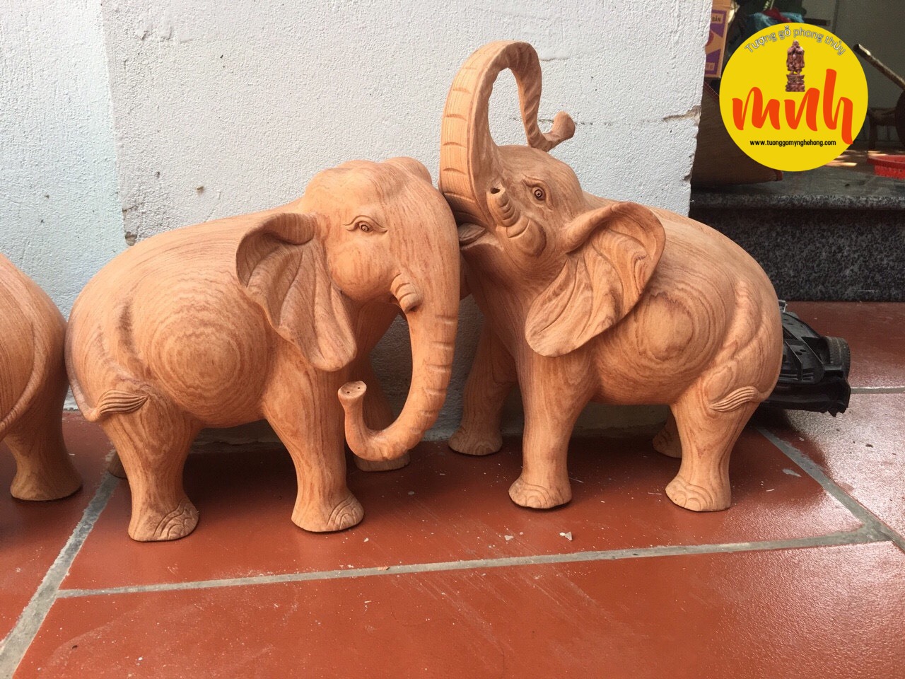 Cặp Tượng Con Voi Phong Thủy Gỗ Hương Đá Cao 30cm